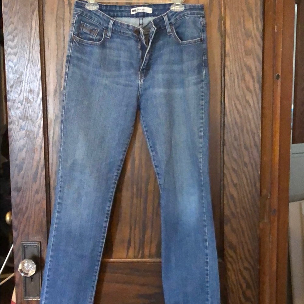 Levi’s women’s. Mid-rise skinny jeans